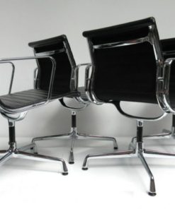 EA108-Eames-Vitra-Stoel-zwart-leer-B