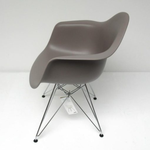 Eames-DAR-Dining-Arm-Chair-Vitra-mauve-grijs-D