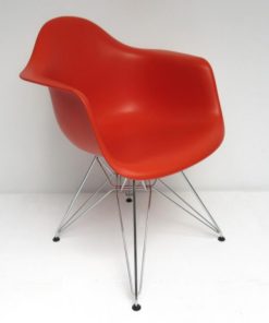 Eames-DAR-Dining-Arm-Chair-Vitra-rood-B