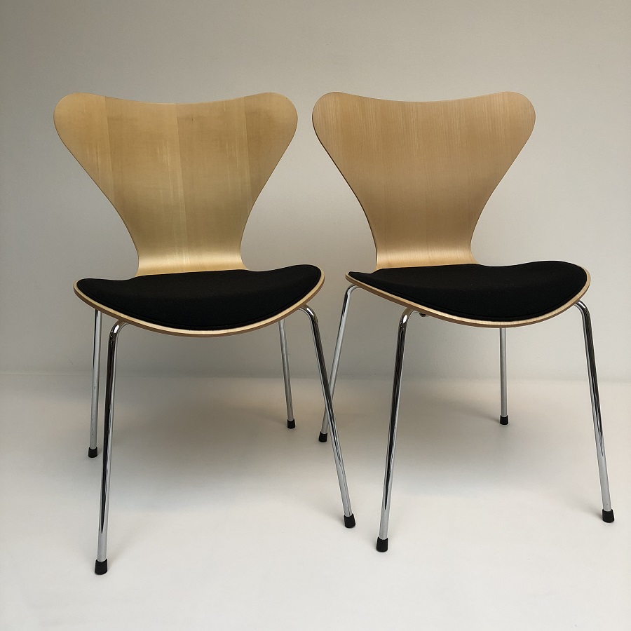 Carry zijn Mitt Vlinderstoelen Arne Jacobsen Fritz Hansen - Hello Design Classics
